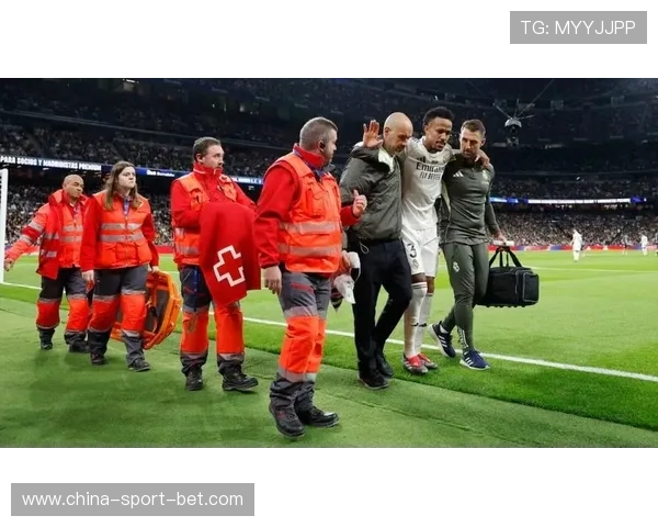 皇马后防线伤病严重，多名主力缺阵被迫临时组合