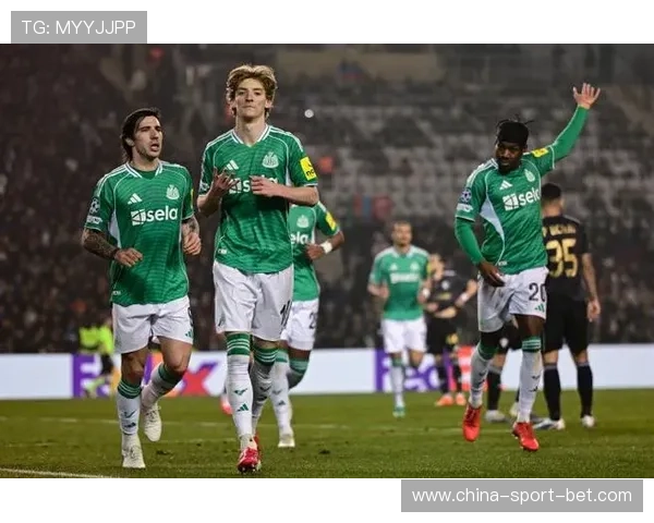 纽卡斯尔联6-1大胜卡拉巴赫，戈登上演大四喜创队史纪录